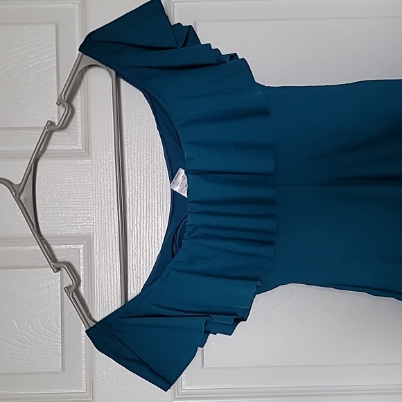 Swimsuit - Picture 3 of 4